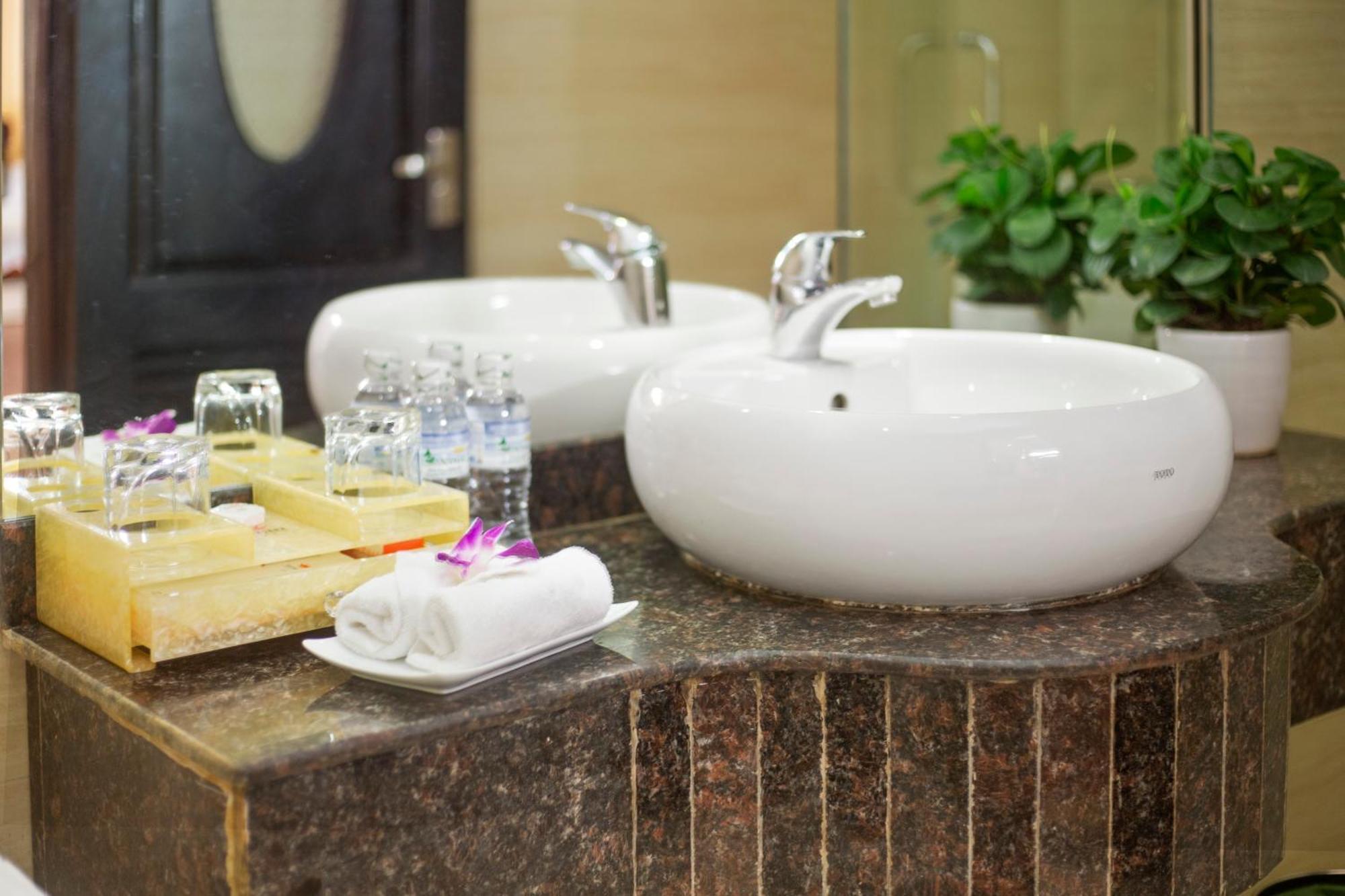 Phuong Anh Hotel 1 Hai Duong Екстер'єр фото